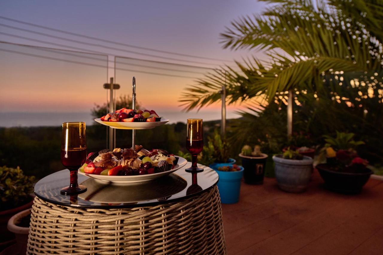 Villanelle Bed & Breakfast Welcomes Dog Lovers Only Tala Ngoại thất bức ảnh